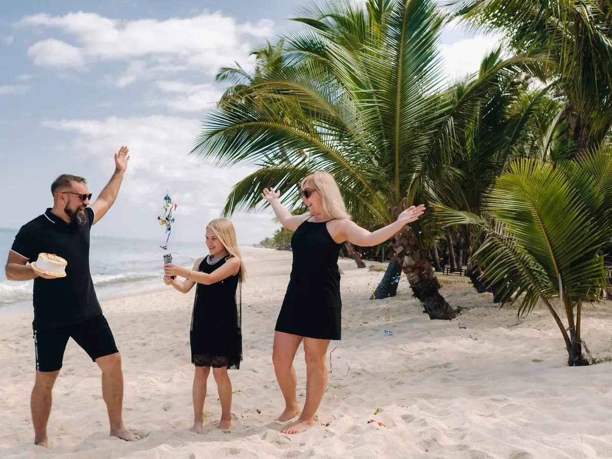 happy-beautiful-family-on-a-tropical-beach